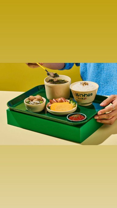 タイ風定食トレイセット のAI生成画像